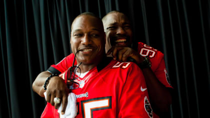 One round, two HoFers: 25 years ago, Bucs drafted Warren Sapp and Derrick  Brooks - The Athletic