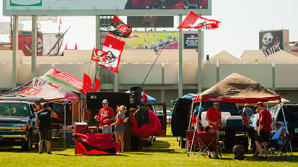 Front Office Sports] The Tampa Bay Buccaneers are requiring season ticket  holders to buy tickets for two full seasons, per @TB_Times. The Bucs have a  right to attach the condition, a clear