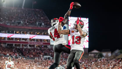 Tampa Bay Buccaneers Safety Keanu Neal hustles down field in kick