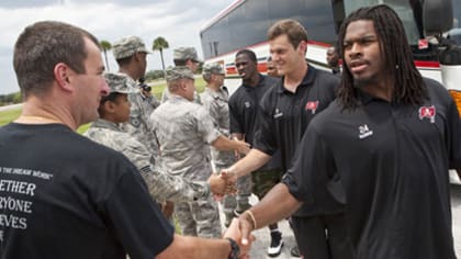 Tampa Bay Buccaneers hold pre-game practice at MacDill AFB > Air Force >  Article Display