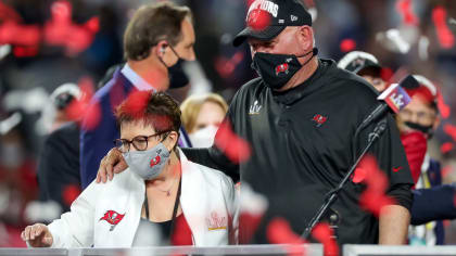 VIDEO: Bruce Arians Wears Mask Upside Down Bucs NFC Championship Win