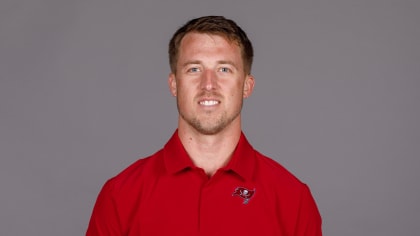 Tampa Bay Buccaneers Hire Brad Idzik (WRs), Skip Peete (RBs) and