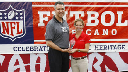 The Steelers present the Hispanic Heritage Leadership Award to