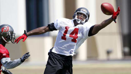 Arizona Cardinals wide receiver Ed Gant warms up before the start