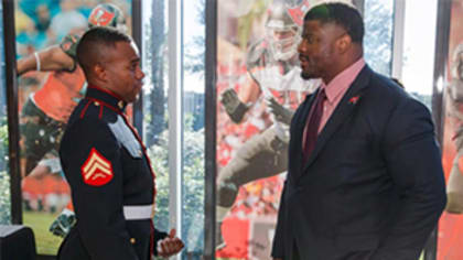 Citizen Airmen honored during Tampa Bay Buccaneers' Salute to Military >  Air Reserve Personnel Center > Article Display