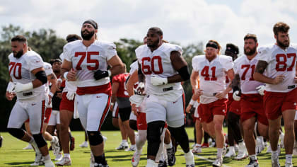 IN PHOTOS: Multiple Tampa Bay Lightning stars attend Buccaneers practice