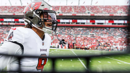 Tampa Bay Buccaneers inside linebacker Lavonte David (54) during an NFL  football game against the New Orleans Saints, Sunday Dec. 19th, 2021 in  Tampa, Fla. (AP Photo/Don Montague Stock Photo - Alamy