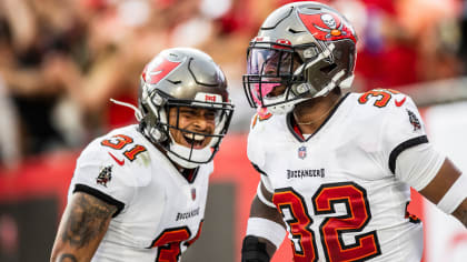 Bucs inside linebacker Lavonte David's knee scoped for meniscus tear