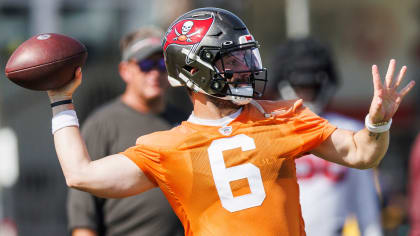 Tampa Bay Buccaneers player Quincy Black (58) and Barrett Ruud (51