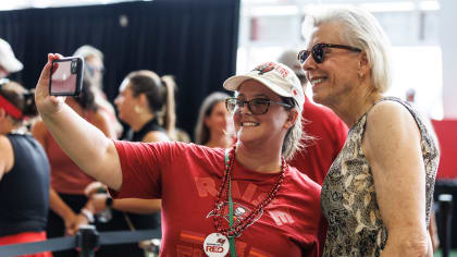 Bucs launch Hurricane Ian relief efforts ahead of Chiefs game, team members  wear 'Florida Strong' shirts