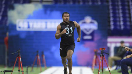 University of Charleston defensive end John Cominsky runs an official 4.69  40-yard dash at 2019 NFL Combine