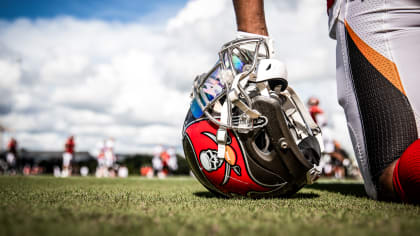 Tristan Wirfs injury updates: Bucs RT carted off at Bucs training camp for  cramping - DraftKings Network