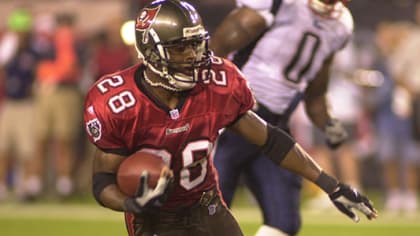 Q&A: Ex-Bucs RB Warrick Dunn on Brooks, Winston, Ring of Honor