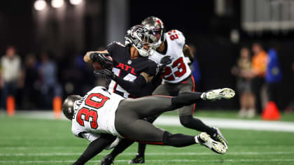 NFL Week 18 early predictions, picks: Buccaneers vs. Falcons, more