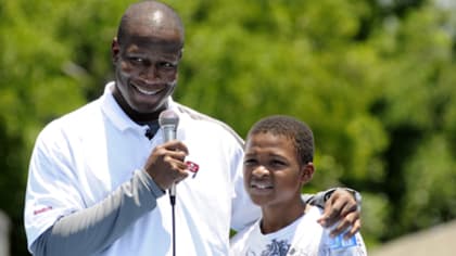 Las Vegas Raiders surprise elementary school principal with Super Bowl  tickets