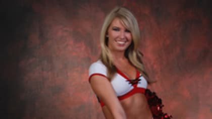 Bucs Cheerleader Spotlight: Brittany