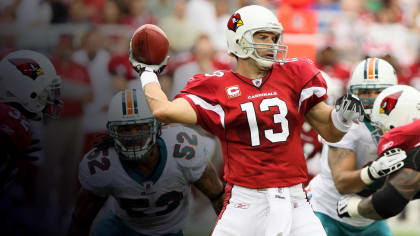 Arizona Cardinals quaterback Kurt Warner smiles on ths sidelines. The New  York Giants hosted the Arizona Cardinals in week 1 at Giants Stadium in  East Rutherford New Jersey on September 11, 2005. (