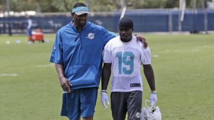 Carolina Panthers Hire Shawn Jefferson as Receivers Coach - Sports