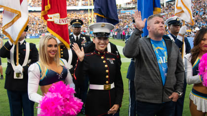 Pittsburgh Steelers honor local military members in Salute to