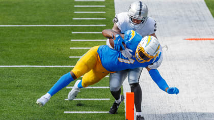 Football has magnetic attraction to Los Angeles Chargers Gerald Everett on  TE's one-handed catch