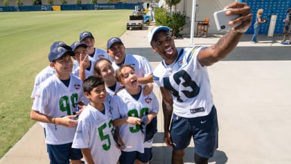 Los Angeles Chargers' Michael Davis approaches Mexico MNF homecoming fully  embracing his heritage - ESPN