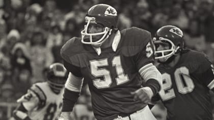 Former Chiefs Pro Bowl linebacker Jim Lynch passes away at 76