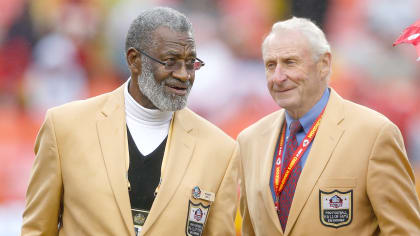 1980: Bobby Bell, Chiefs Hall of Honor