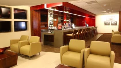 Chiefs debut premium suite called The Huddle at Arrowhead Stadium - Kansas  City Business Journal