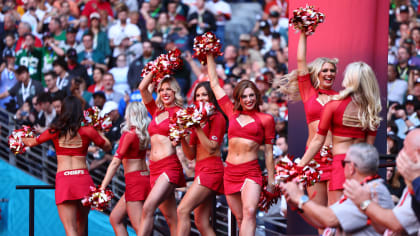 2,543 Kansas City Chief Cheerleaders Stock Photos, High-Res