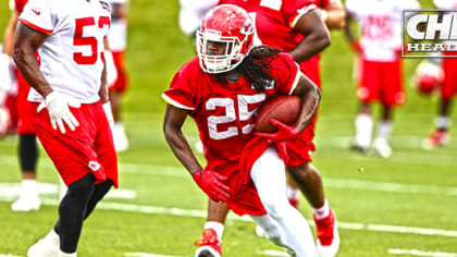 Jamaal Charles agrees to 2-year extension with KC