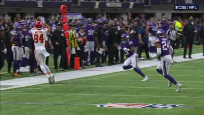 Kansas City Chiefs quarterback Patrick Mahomes delivers perfect sideline  pass wide receiver Justin Watson for 37 yards