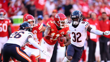 Kansas City Chiefs quarterback Patrick Mahomes finds wide receiver Marquez  Valdes-Scantling wide-open for 38-yard gain