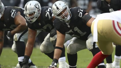 Kansas City Chiefs Officially Sign Stefen Wisniewski, Place Byron