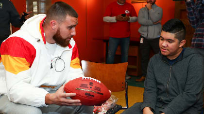 Chiefs' QB Patrick Mahomes and TE Travis Kelce Surprise a Local