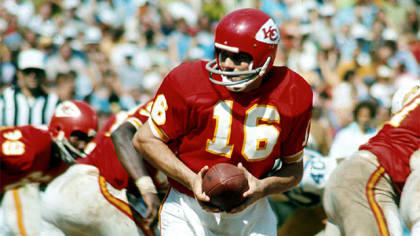 Legendary Chiefs QB Len Dawson, Hall of Famer who was Super Bowl