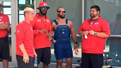 Kansas City Chiefs FB Anthony Sherman's 2018 training camp outfit