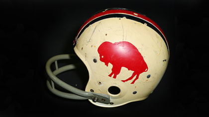 buffalo bills standing buffalo helmet