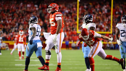 KANSAS CITY, MO - NOVEMBER 06: Kansas City Chiefs defensive end Carlos  Dunlap (8) celebrates after a play against the Tennessee Titans on November  6th, 2022 at GEHA field at Arrowhead Stadium