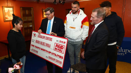 Chiefs' QB Patrick Mahomes and TE Travis Kelce Surprise a Local Family with  Food, Gifts and a Day to Remember