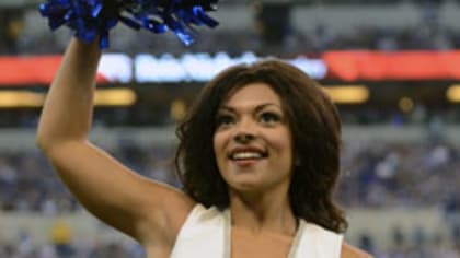 Cheerleaders of the Week: Swimsuit Saturday - Big Blue View