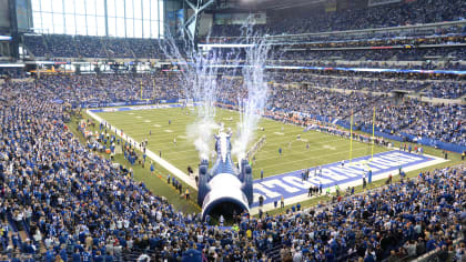 Game Time at Lucas Oil Stadium Editorial Stock Photo - Image of teamwork,  white: 11945448