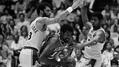 1979-80: Guard Magic Johnson of the Los Angeles Lakers in action in his  rookie season during a Lakers game versus the San Diego Clippers at the San  Diego Sports Arena in San