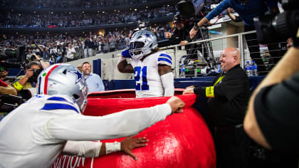 Dak, Zeke join Cowboys rookies to serve early Thanksgiving dinner at  Salvation Army 