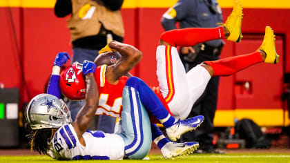 Cowboys WR Amari Cooper fined after attending Mavericks game courtside and  unmasked