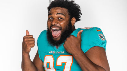 Christian Wilkins Shoulder-Bumps Goodell