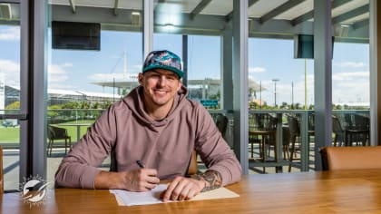 Former Denver Bronco Eric Saubert hopes to provide the Miami Dolphins with  versatility at tight end - The Phinsider