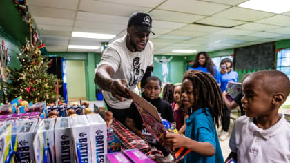 Dolphins defensive end Emmanuel Ogbah is one of five NFL players in Kenya  participating with the NFL Africa Camp 2023 - The Phinsider