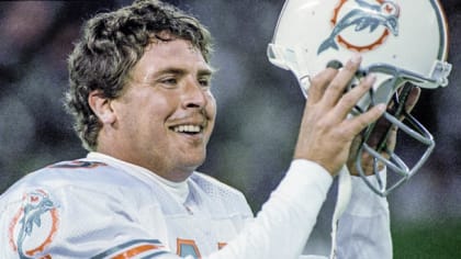 Dan Marino Never Won a Super Bowl, but He Had His Opponents Applauding Him  in the Game That Got Him to One