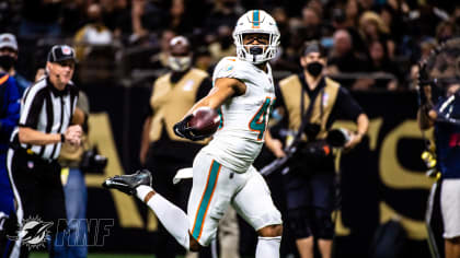 Miami Dolphins cornerback Nik Needham (40) runs during an NFL football game  against the Baltimore Ravens, Sunday, Sept. 18, 2022 in Baltimore. (AP  Photo/Daniel Kucin Jr Stock Photo - Alamy