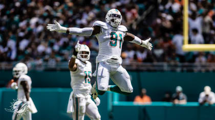 Mike McDaniel era starts with win as Dolphins defeat Patriots 20-7